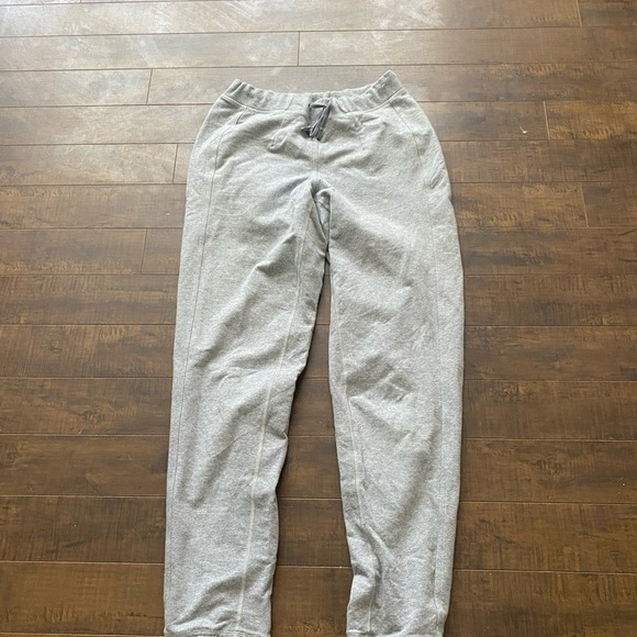 Lululemon grey joggers - Picture 2 of 9